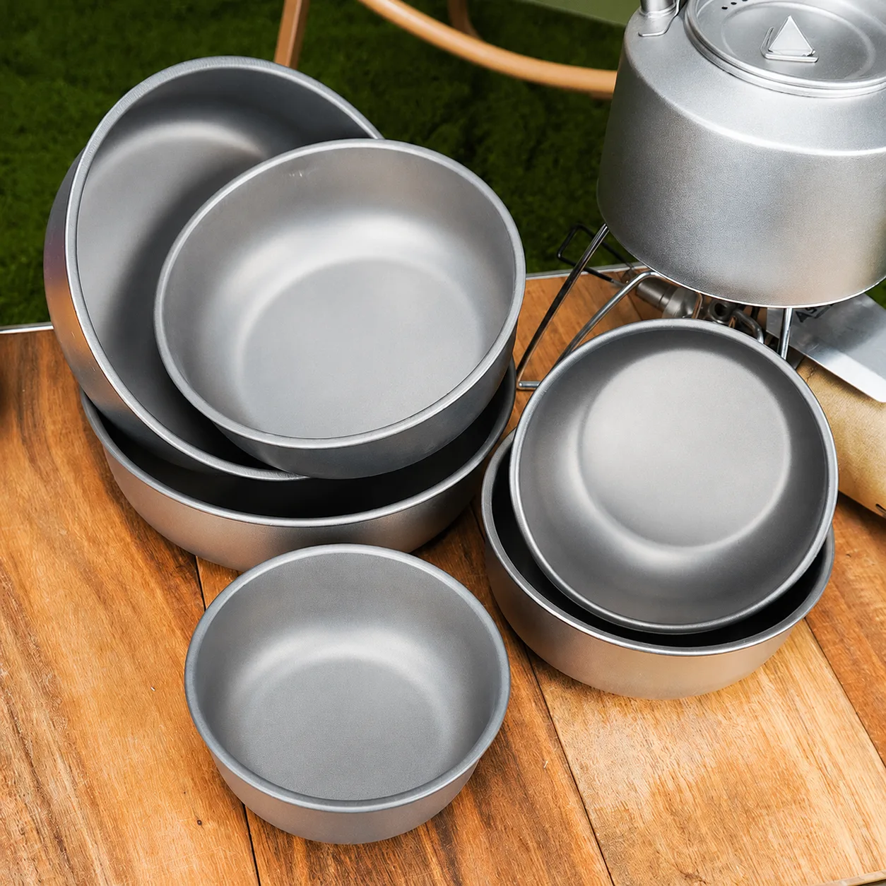 Cleanroom assembly line combining titanium cookware with wooden handles and seals
